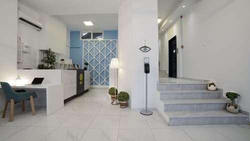 Tins Hotel City, Reception