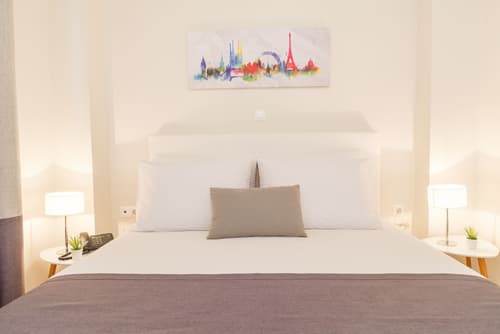 Tins Hotel City, Room