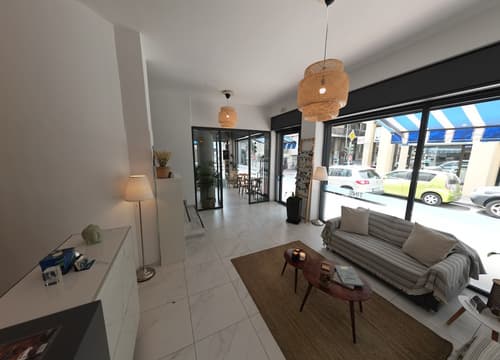 Tins Hotel City, Reception