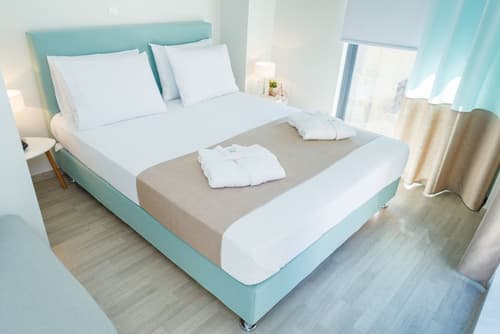 Tins Hotel City, Room