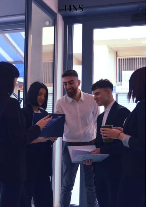 Tins Hotel City, Reception