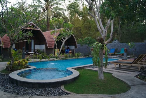 Ghamed Sari, Primary image