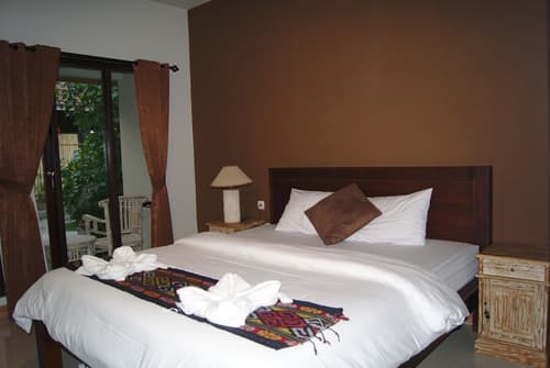 Ghamed Sari, Room