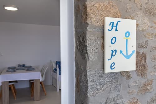 Sugar Blue, Interior entrance