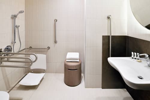 Courtyard by Marriott Al Barsha, Dubai, Room