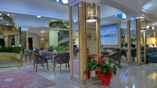 501 Hotel, Lobby sitting area