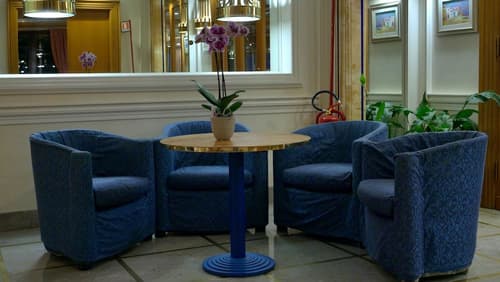 501 Hotel, Lobby sitting area