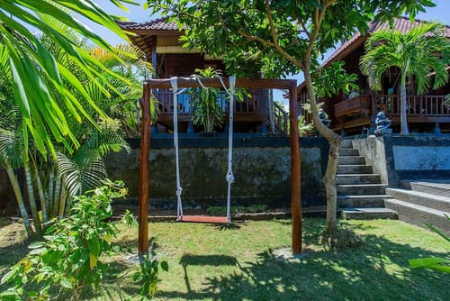 Tatak Bunut Villa Ceningan, Front of property