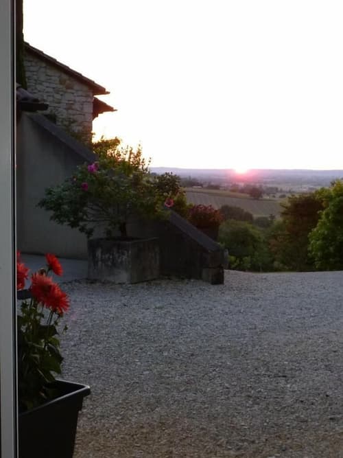 En Rouge et Noir, Terrace/patio