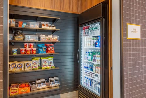 Cambria Hotel Boston Downtown - Seaport, Gift shop