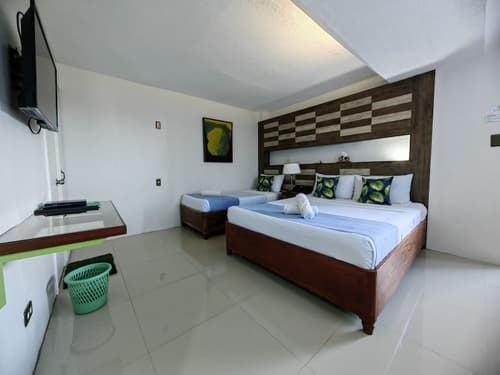 The Palacio de Laoag, Room