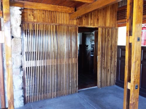 Seronera Wildlife Lodge, Interior entrance