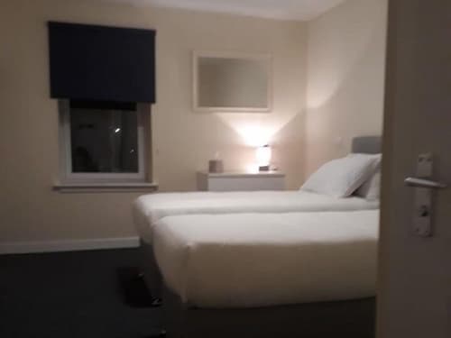 Stonefield Rooms, Room