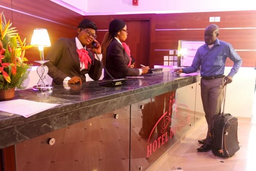 Hôtel du Golfe, Reception