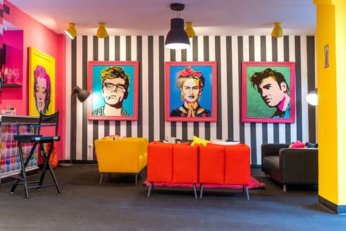 The Fox Hotel, Lobby sitting area