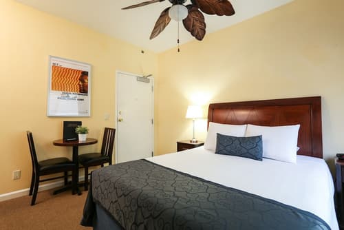 The Hotel Hollywood, Room