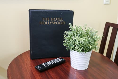 The Hotel Hollywood, Room