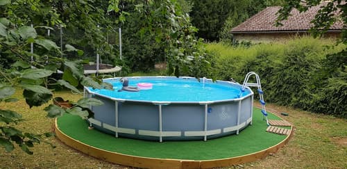 La Maison du Cremant, Outdoor pool