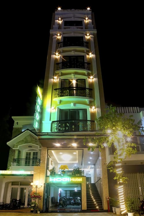 Hodi Hotel, Front of property