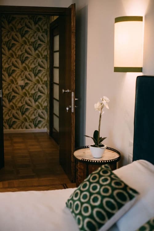 Flor in Florence, Room