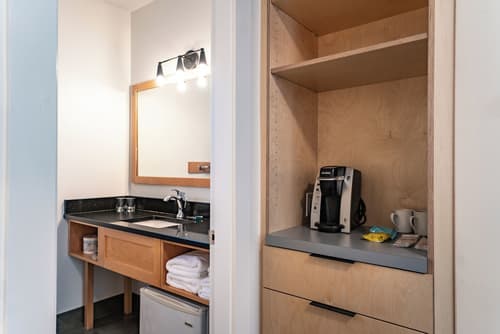 Swiss Chalet Motel, Room