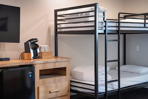 Swiss Chalet Motel, Room