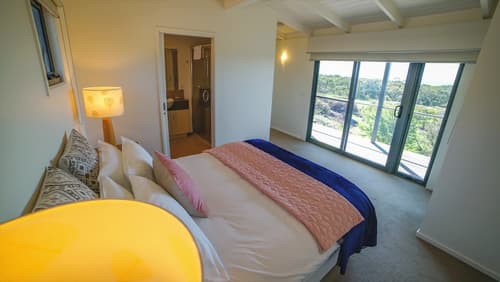 Limosa Rise, Room