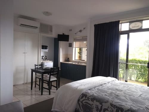 Banksia Park Estate, Room