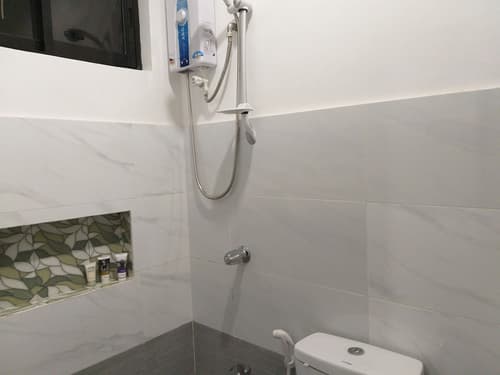 Lighthouse Apartment and Guest Inn, Bathroom