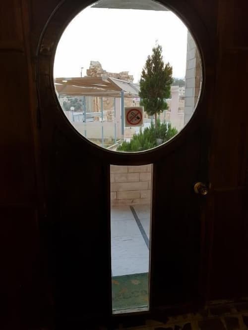 Hadrian's Gate Hotel, Reception