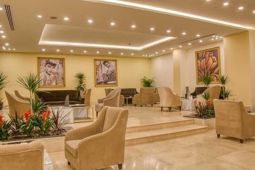 Sandy Palace Hotel, Lobby sitting area