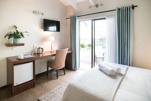 Sandton Slippers, Primary image