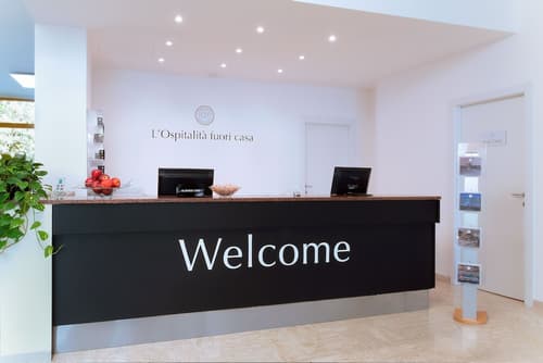 CDH Hotel Modena, Reception