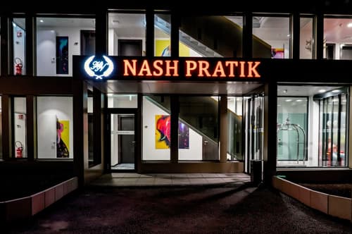Nash Pratik Hotel, Reception