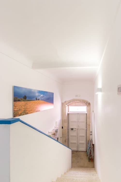 B&B Bianco e Blu, Interior entrance