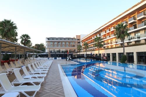 Aydinbey Queen's Palace & Spa - Ultra All Inclusive, Pool