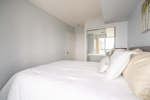 Yonge Street Downtown Toronto Condos, Room