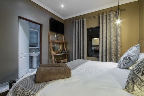 St Lucia Livingston Lodge, Room