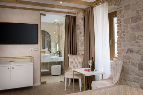 Le Premier Luxury Rooms, Room