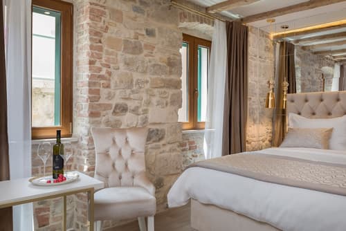 Le Premier Luxury Rooms, Room