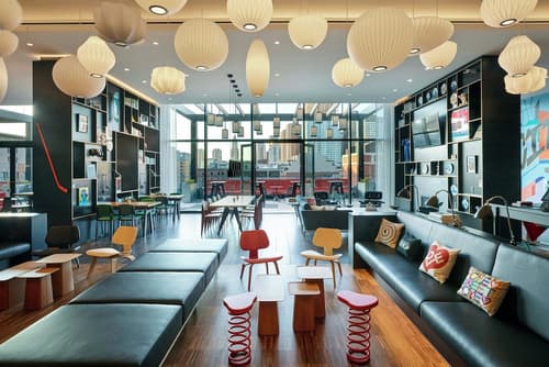 citizenM Boston North Station, Lobby lounge