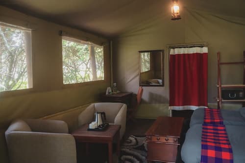 Drunken Elephant Mara, Room