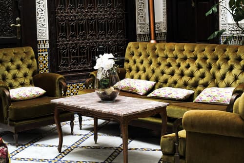 Le Grand Alcazar, Lobby sitting area