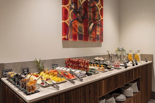 H10 Palacio Colomera, Restaurant