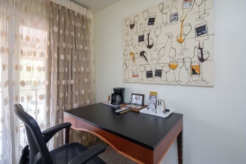 Vendange Carmel Inn & Suites, Room