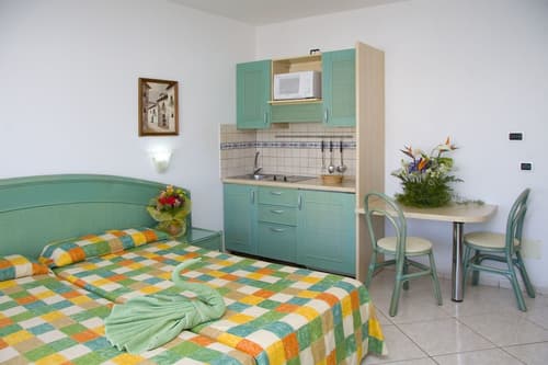 Aparthotel Esquinzo Y Monte Del Mar, Room