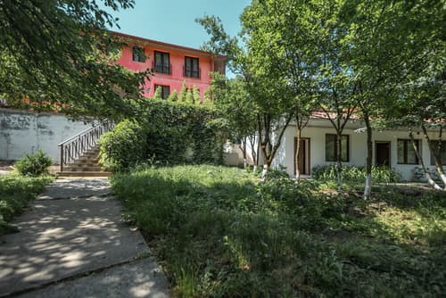 Ariana Family Hotel, Exterior