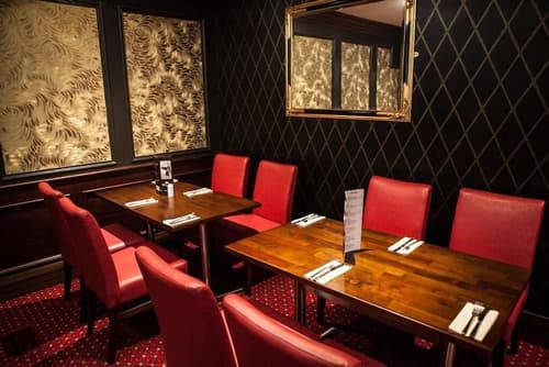 Dillons Hotel, Restaurant