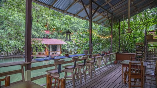 Cabañas del Lago, Primary image