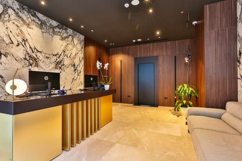 Hotel Kalos, Reception